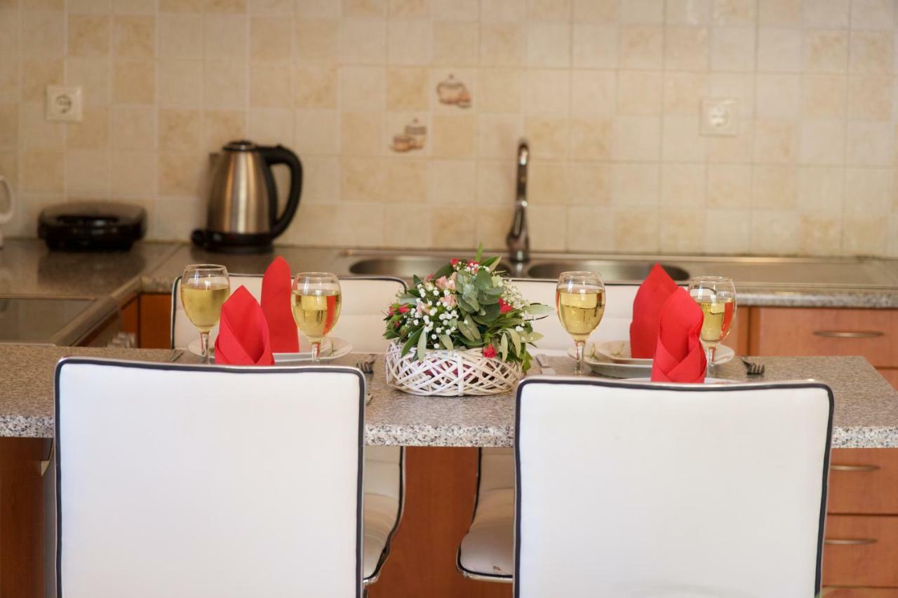 Helenas Apartment Razáta Zewnętrze zdjęcie